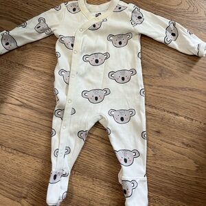 Tea collection footie